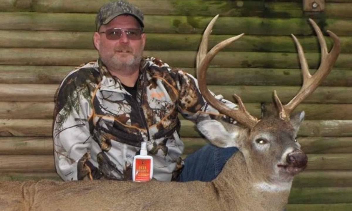 A Deer Dander PRO STYLE 3-Pack - FREE VK + Swamp Bucks DVD + Decal